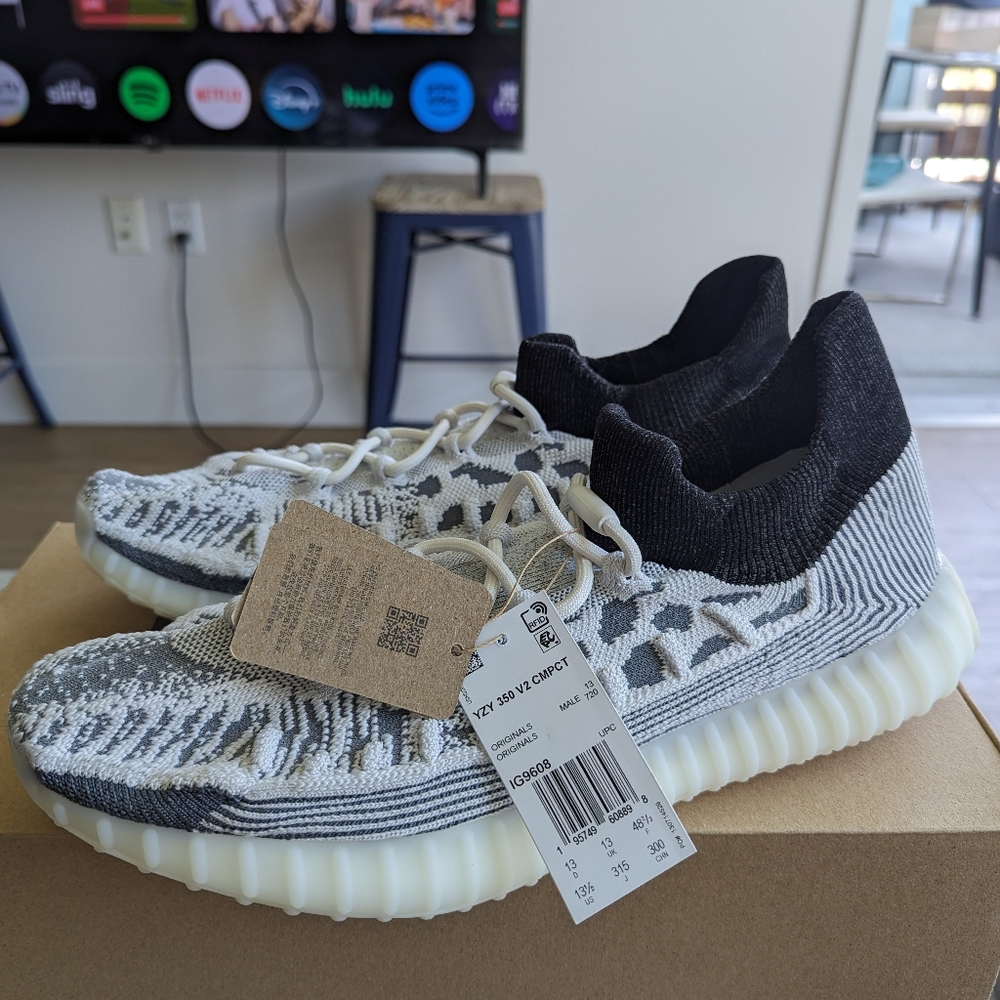 Adidas Yeezy V2 CMPCT Slate Panda Mens 13.5 Boost Oreo Black White bnib